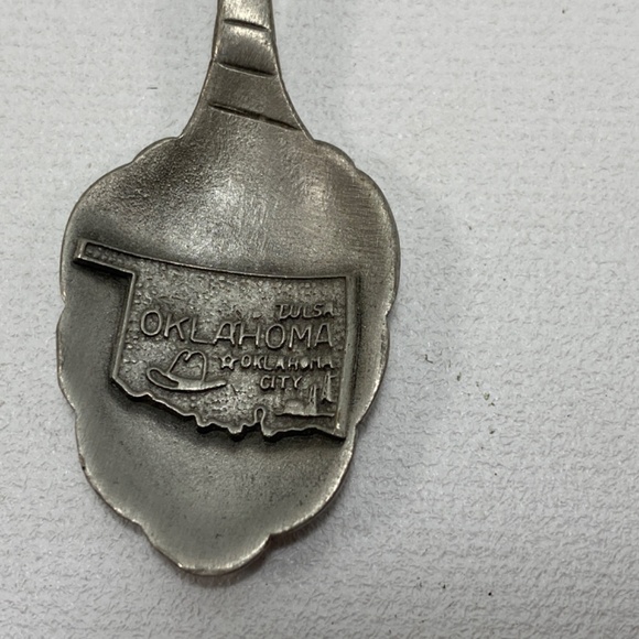 Set of Two Oklahoma State Souvenir Spoons Cowboy Hall of Fame Wagon Tulsa Pewter - Picture 9 of 12